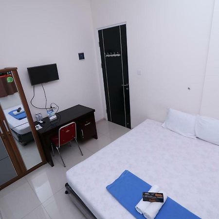 Kamar Keluarga Tanah Abang Hotel Jakarta Exterior photo