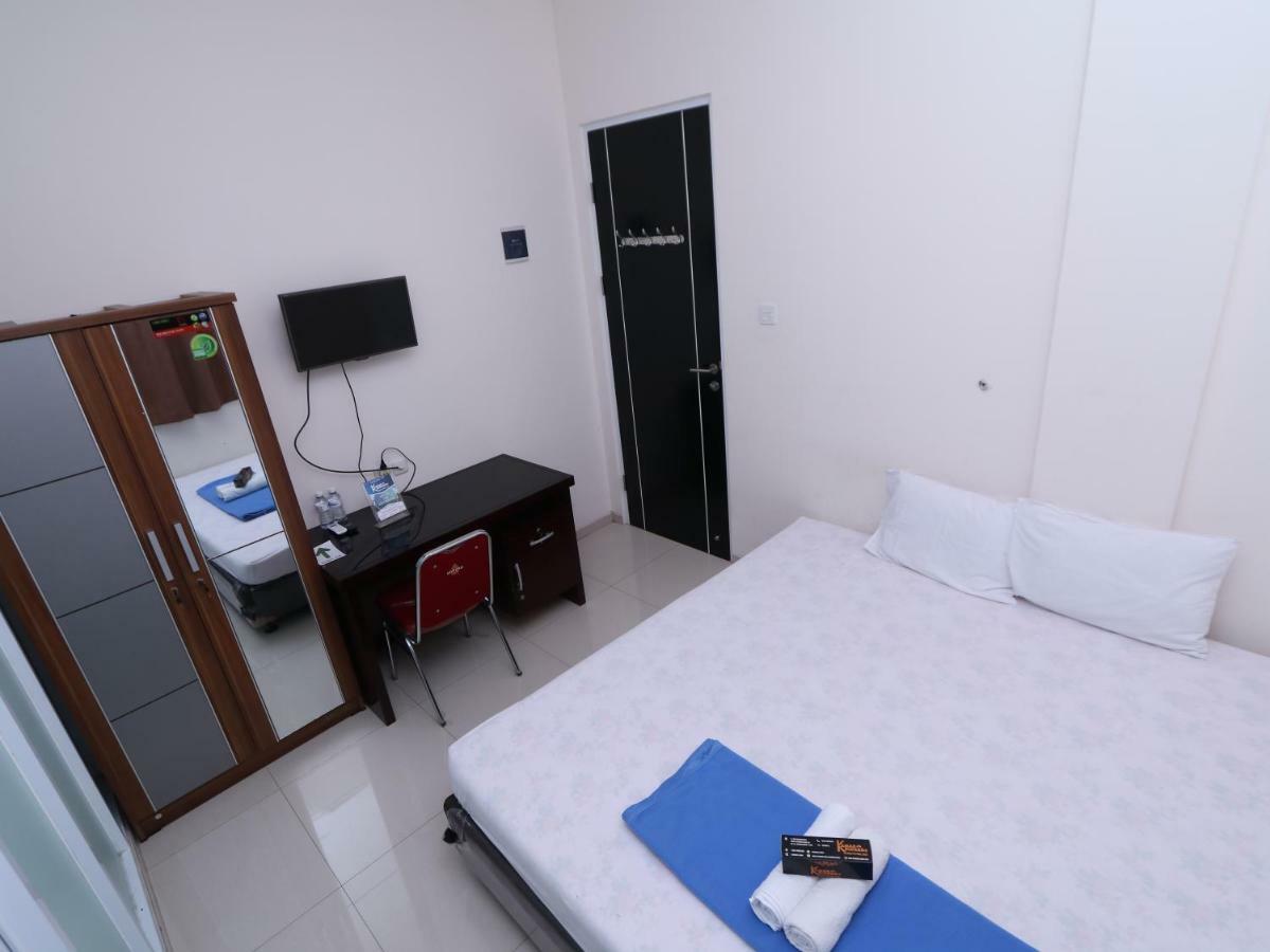 Kamar Keluarga Tanah Abang Hotel Jakarta Exterior photo
