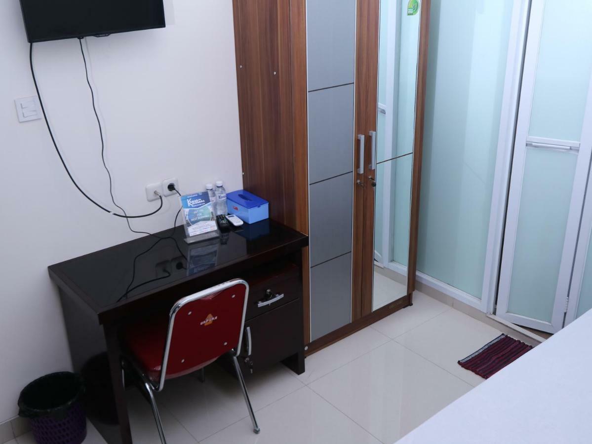 Kamar Keluarga Tanah Abang Hotel Jakarta Exterior photo
